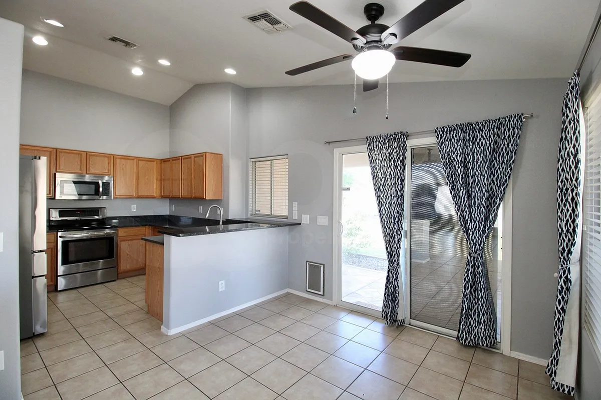 4 bed, 2.0 bath, 1536 sqft, $2,295 — Photo 4
