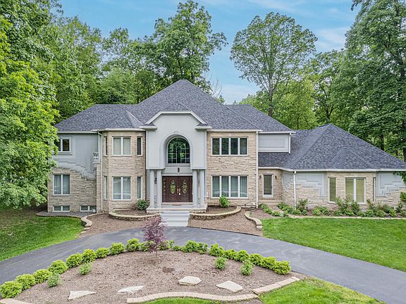 2nd image of 1020 Hornbeam Ct