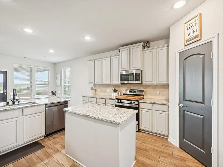 2406 Harborwood Ct — Photo 16