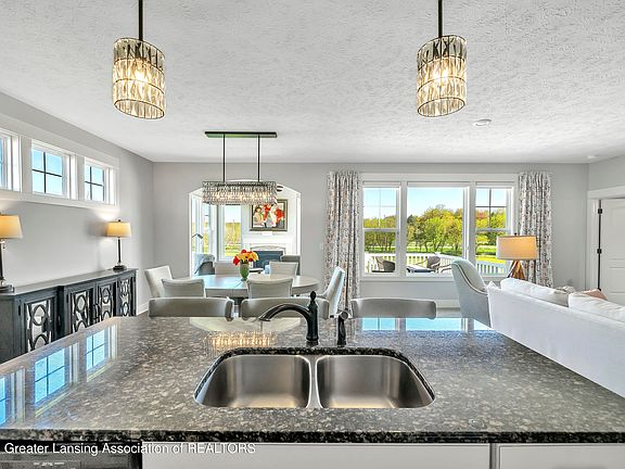 4th image of 2820 Carnoustie Dr