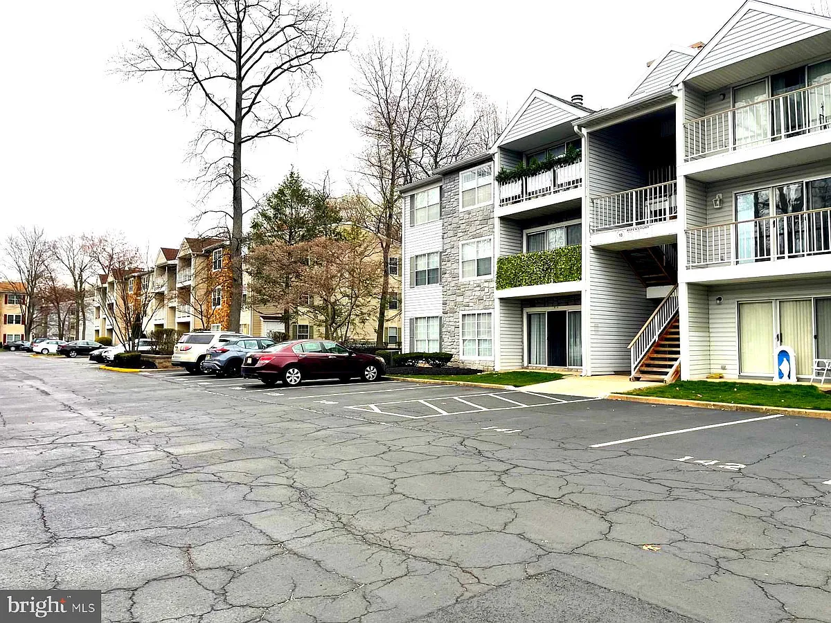 Building Photo - 16 Aspen Ct #16