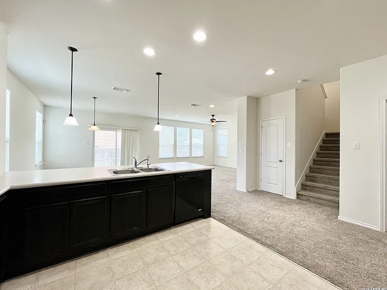 401 Ruby Ritz #401 — Photo 21