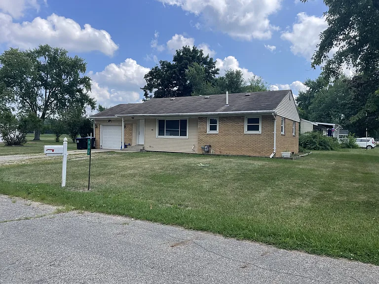 602 E Railroad St — Photo 28