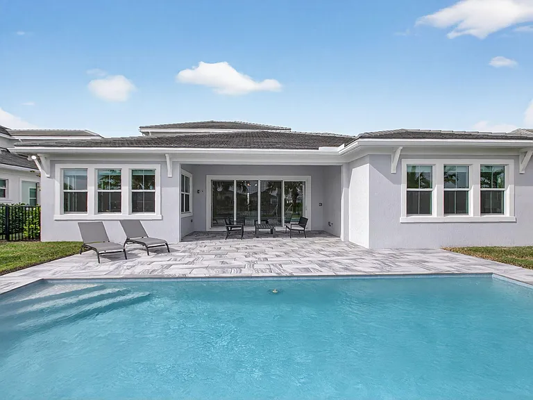 9249 Crestview Circle Palm — Photo 27