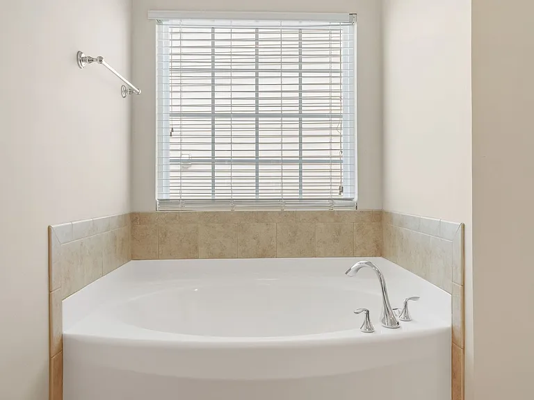 2084 Tanners Mill Dr — Photo 20