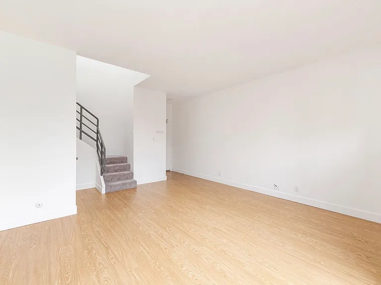 55 Vandewater St #7 — Photo 8