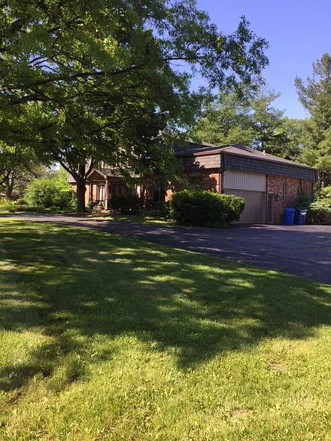 1 Hampton Dr photo 1