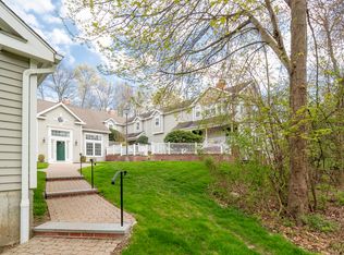 124 Mayfield Dr UNIT 124, Trumbull, CT 06611