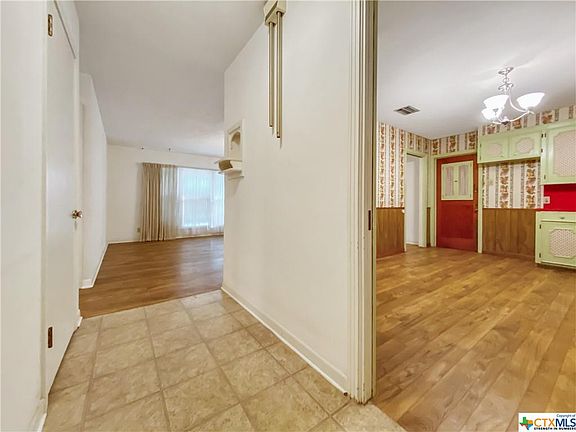 5th image of 1612 Neuman St