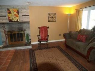 7 W Running Brook Rd, Billerica, MA 01821