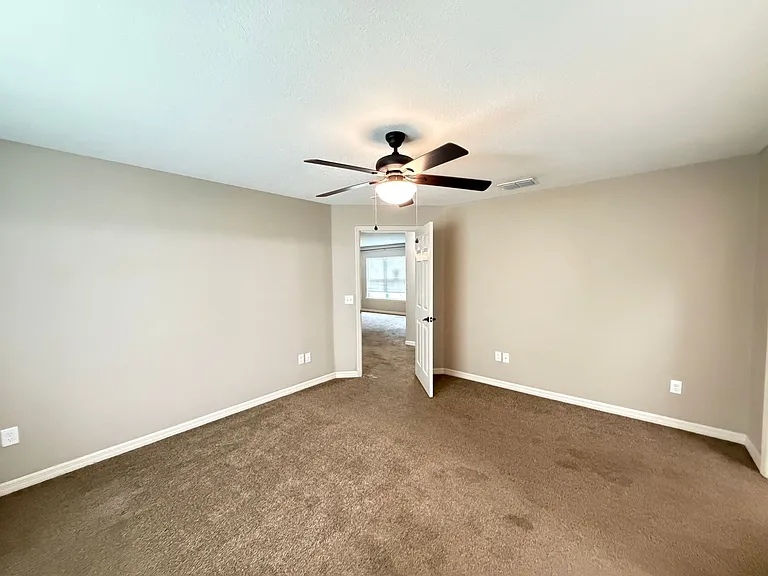 15741 SW 23rd Avenue Rd — Photo 15