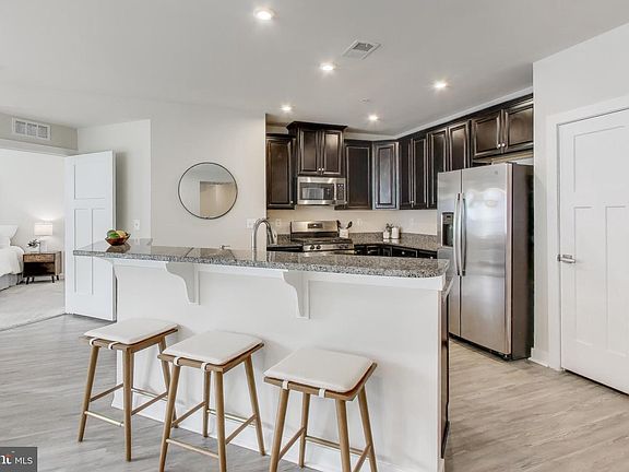 3rd image of 10020 Ruffian Way #E