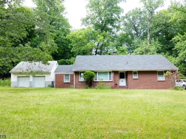 59 Circle Ave, Haledon Boro, NJ 07508