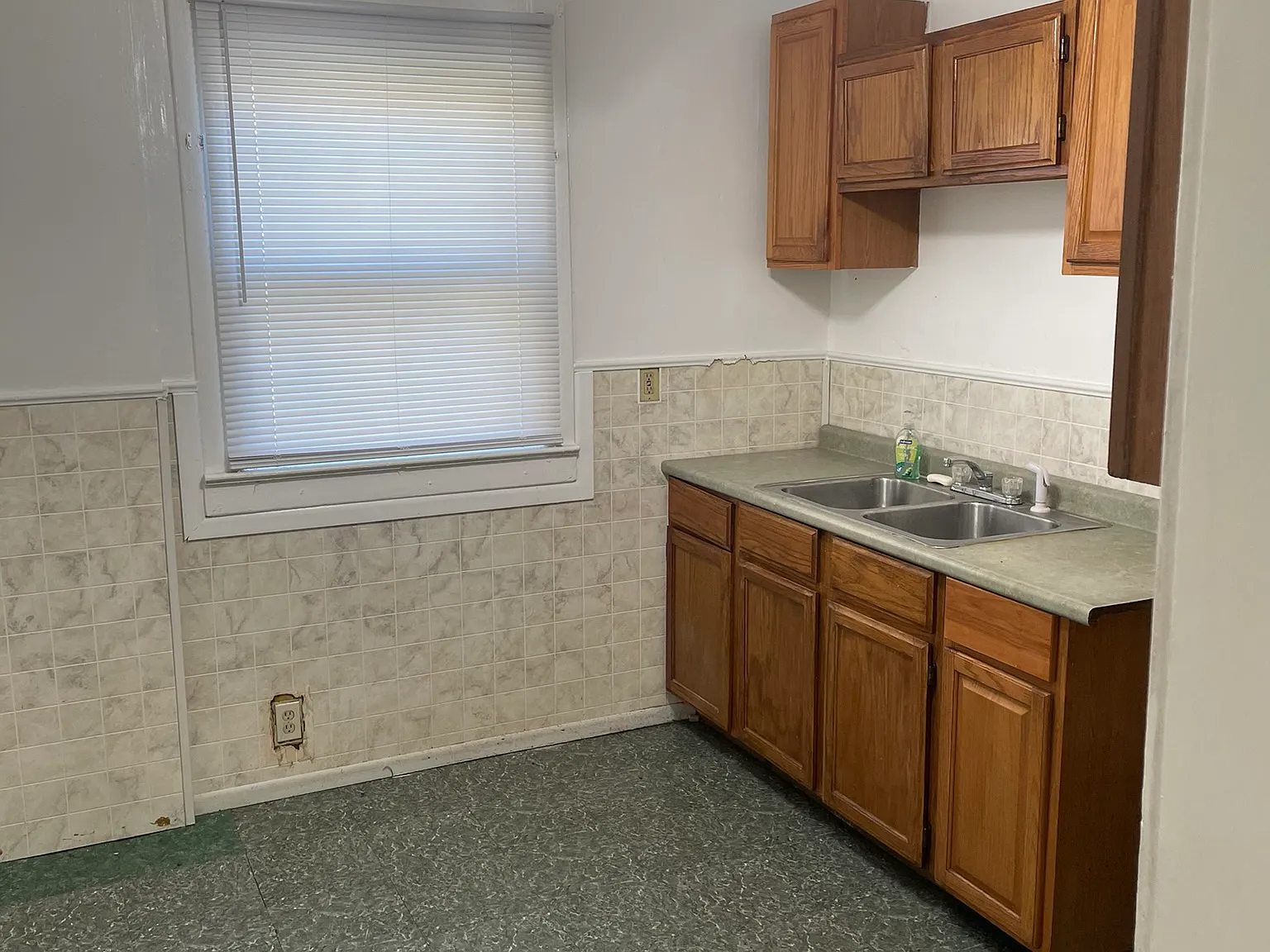 3 bed, 1065 sqft, $1,100 — Photo 4