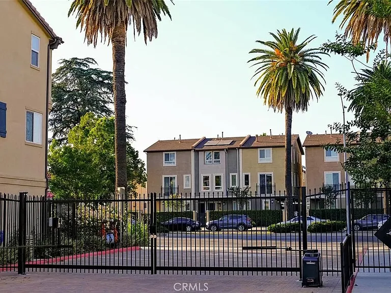 14700 Sherman Way — Photo 18