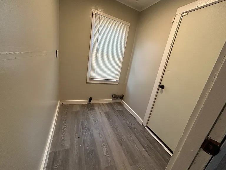 1021 S Dwight St — Photo 9