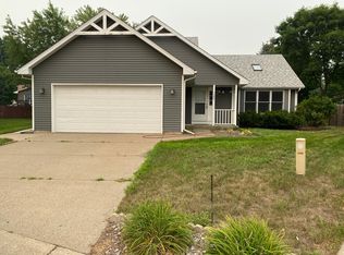 1089 97th Ln NE, Blaine, MN 55434