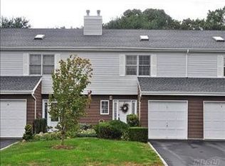 10 Sandy Hill Rd #1, Commack, NY 11725
