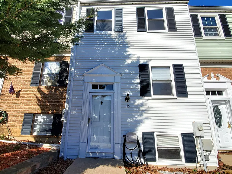 36 Cartwright Ct — Photo 1