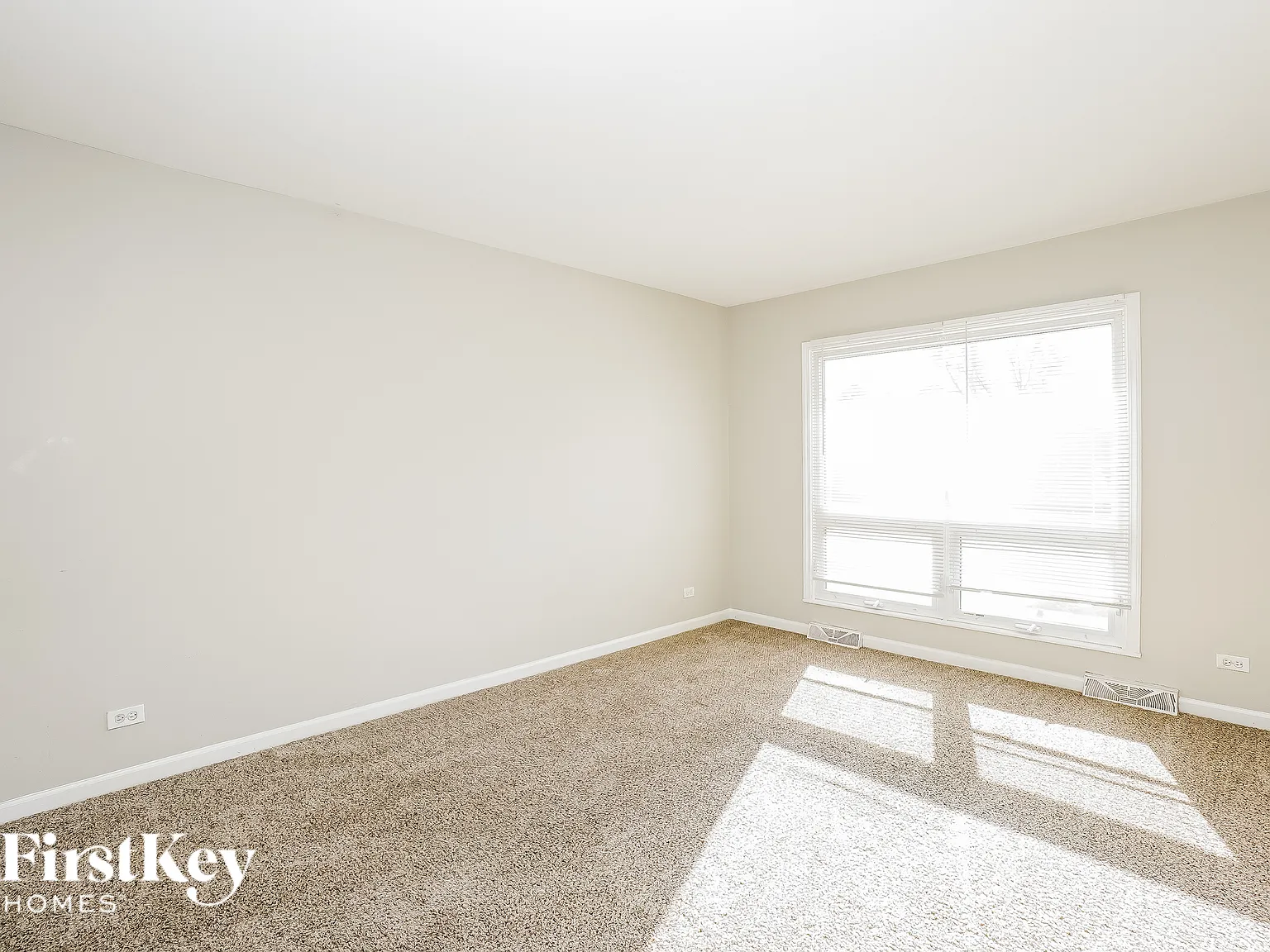 3 bed, 2.0 bath, 1500 sqft, $3,055 — Photo 3