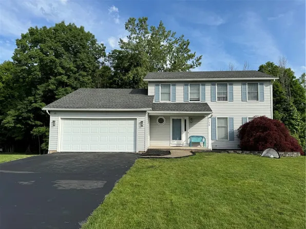 739 Bishops Ln, Webster, NY 14580