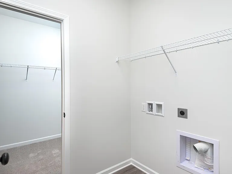 102 Sherwin Ave — Photo 8