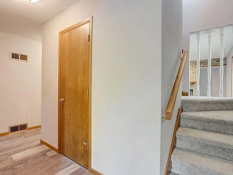 7653 Farmington Way — Photo 21