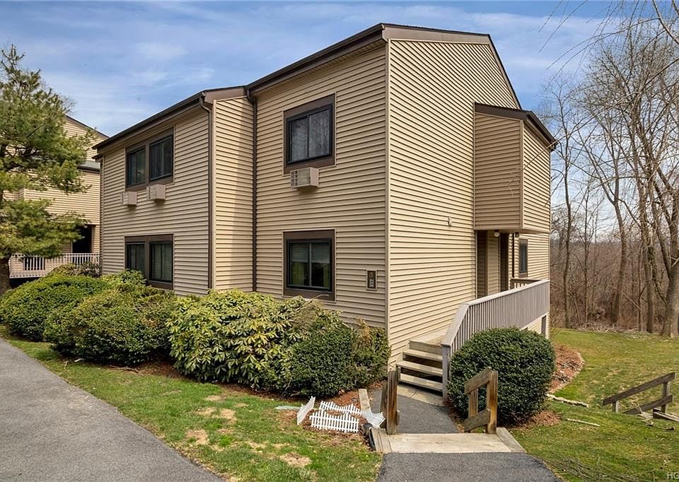 1st image of 304 Village Dr #304
