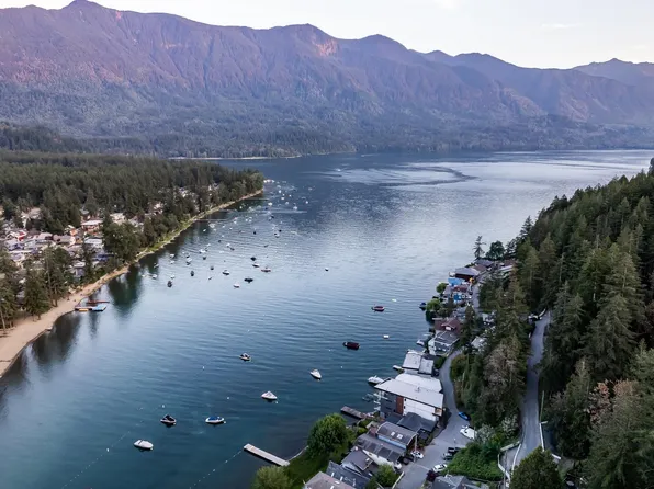 36 Lakeshore Dr, Fraser Valley, BC V2R 5A1