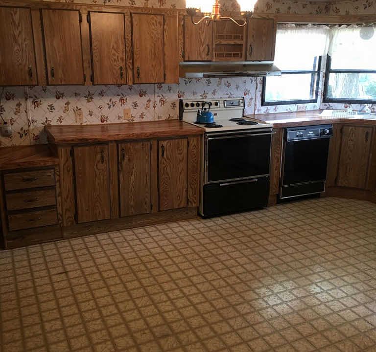 2nd image of 447 Charles Pl