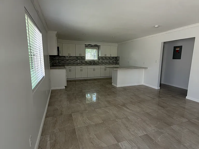 8953 San Carlos Ave #B — Photo 3