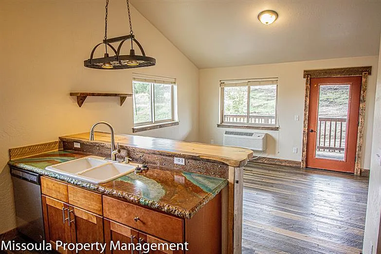 Lolo Peak Village LP — Photo 3