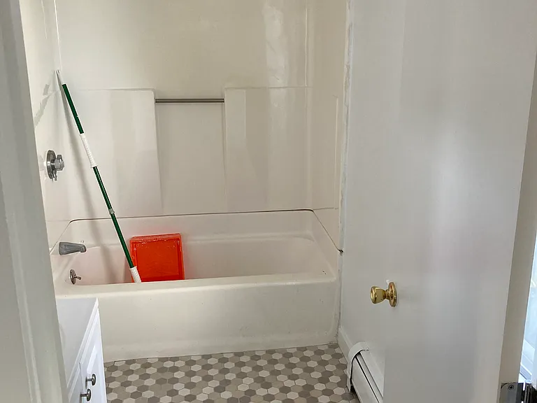 138 Highland Ave S #30 — Photo 6