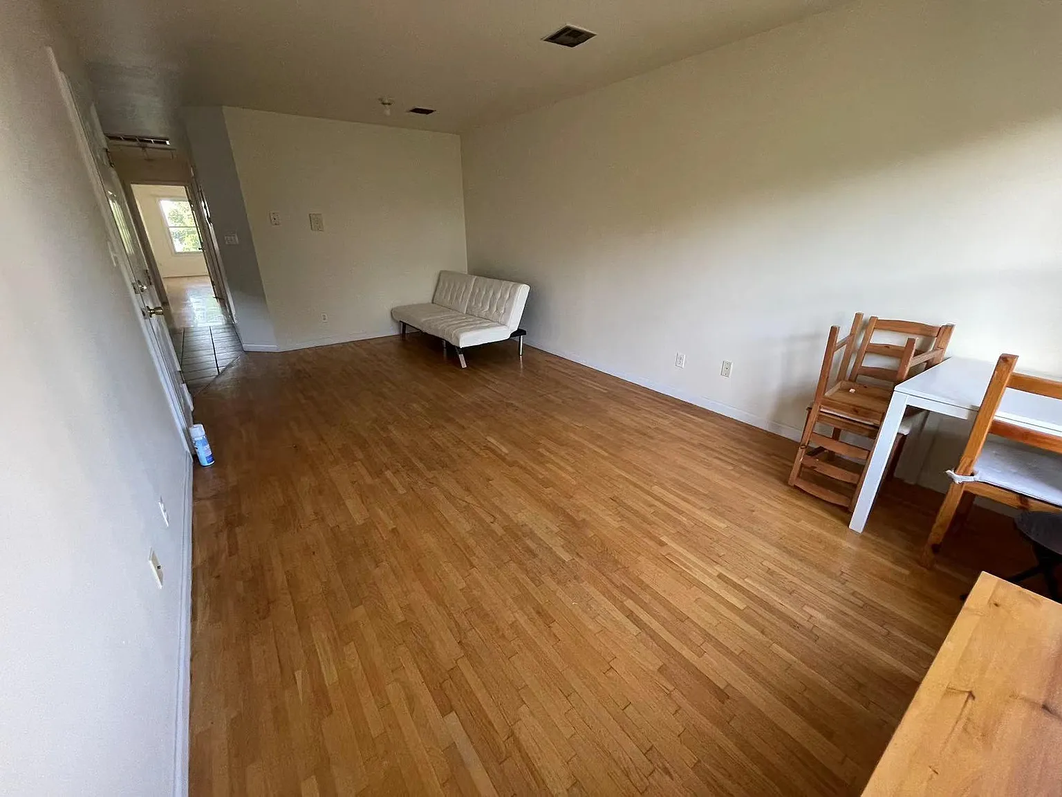 3 bed, 1100 sqft, $2,500 — Photo 4