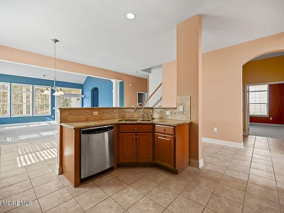 3rd image of 4 Fairhaven Way