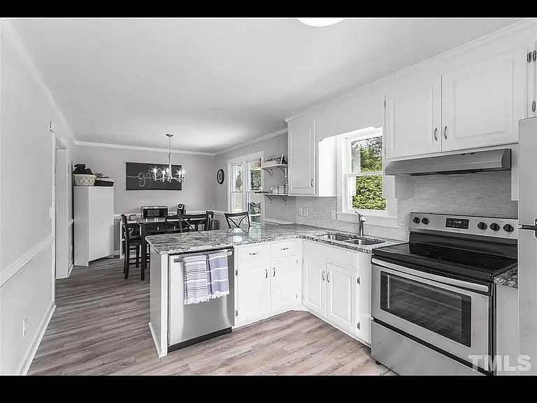 2705 Stageline Dr — Photo 3