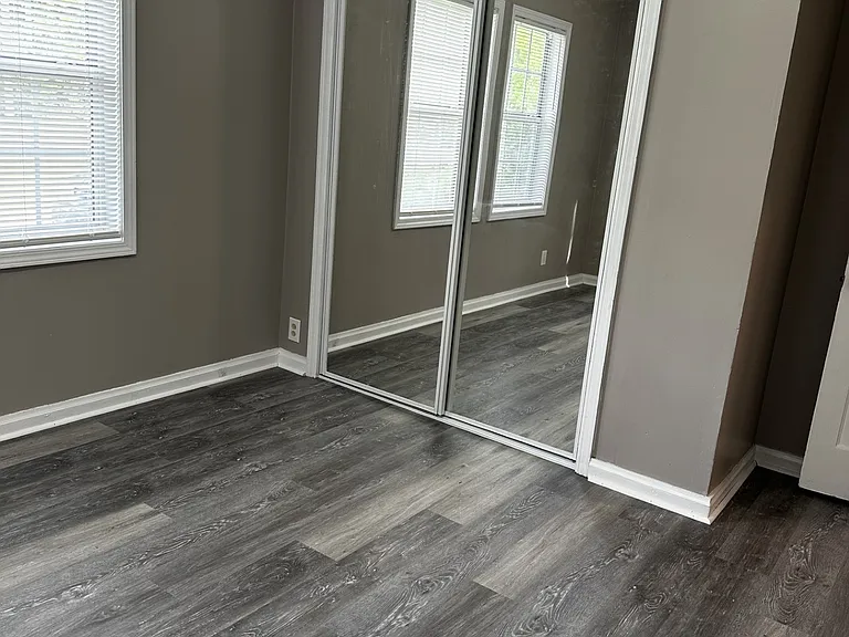 705 Virginia Dr — Photo 6