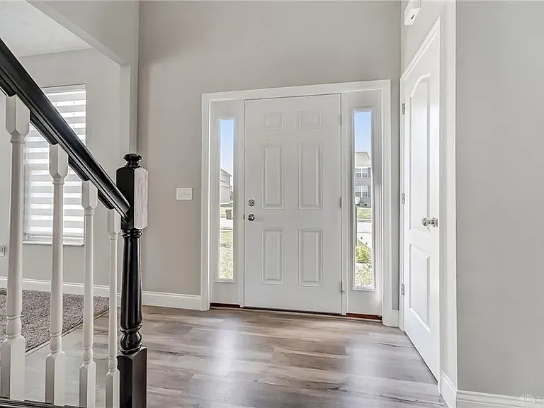 997 McKinney Ln — Photo 3