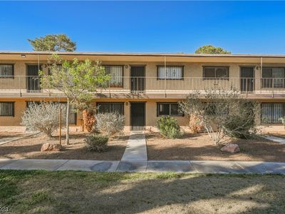 575 S Royal Crest Cir Unit 19, Las Vegas, NV, 89169