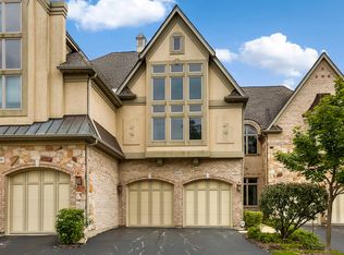 1537 W Rue James Pl, Palatine, IL 60067