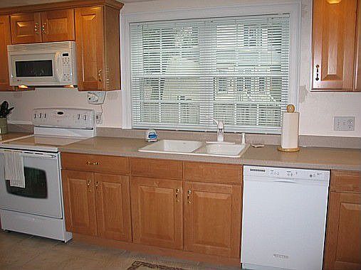 EnergyStar appliances include stove, microwave, dishwasher, and fridge