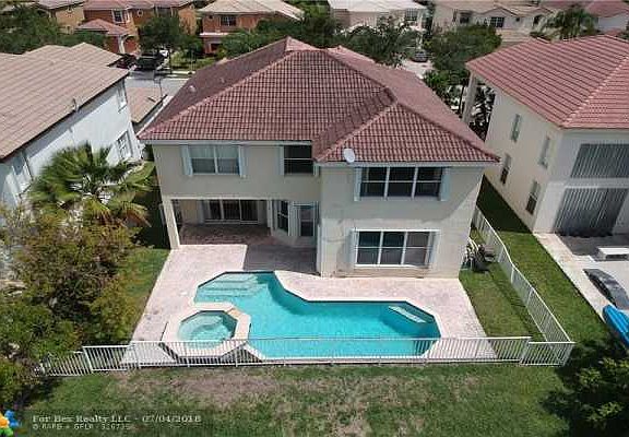 Home For Sale In North 29 Assoc 1711 B