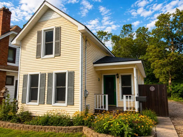 1926 Oakland Dr, Kalamazoo, MI 49008