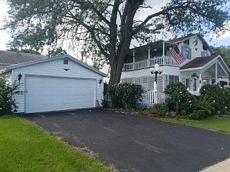 4th image of 3000A Jackson Ave