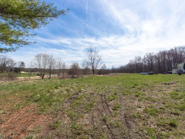 3842 Hoagland Blackstub Rd, Cortland, OH 44410