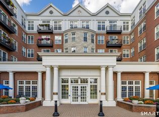 85 Memorial Rd APT 205, West Hartford, CT 06107