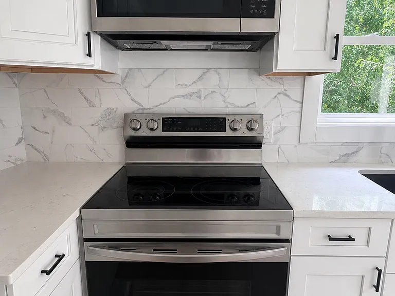 706 Madison St — Photo 2