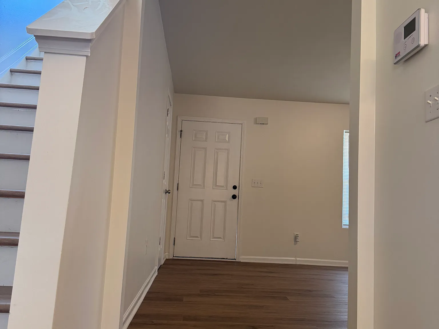 3 bed, 2.5 bath, 1495 sqft, $1,800 — Photo 4