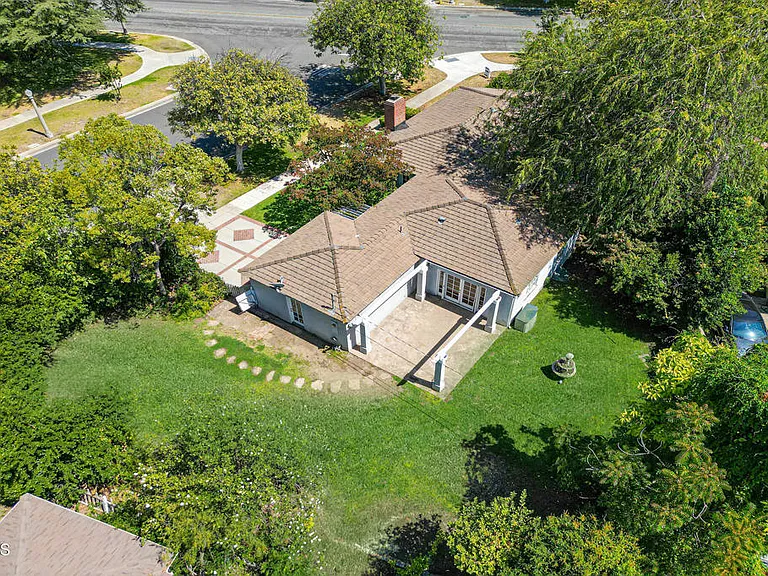 2335 Lorain Rd — Photo 9