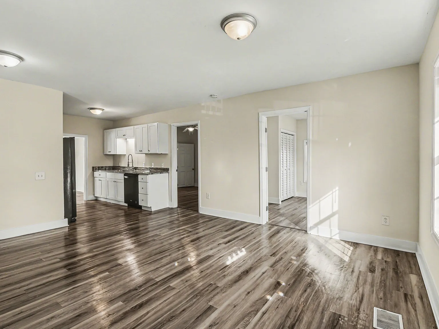 4 bed, 1600 sqft, $2,200 — Photo 1